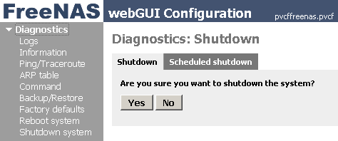 Afbeelding 16: De FreeNAS computer kun je afsluiten zonder monitor of toetsenbord.